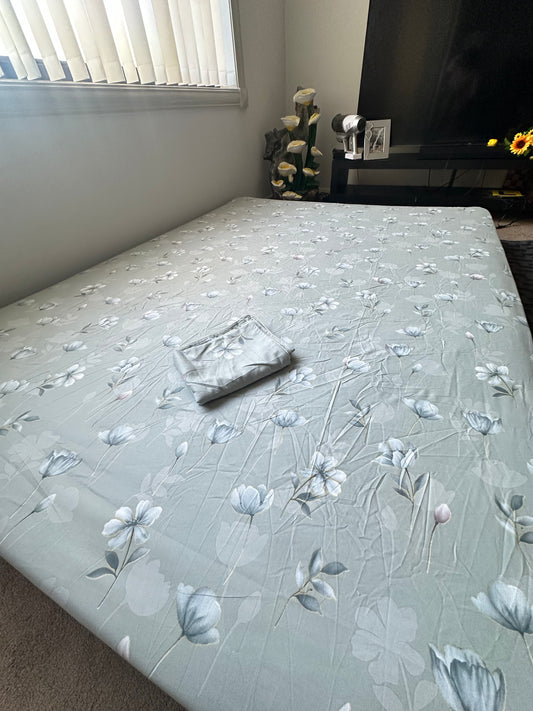 Floral Design Fitted Bedsheet with 2 pillow case