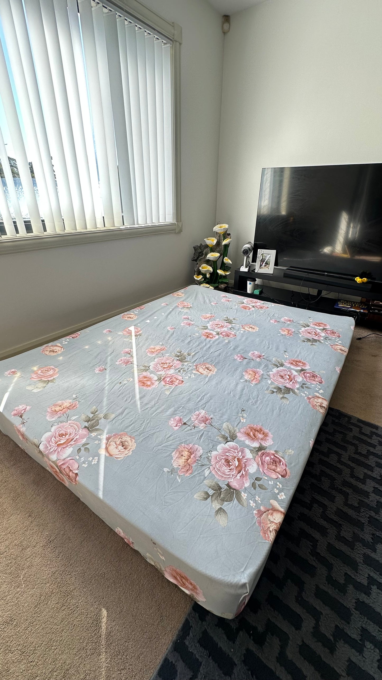 Floral Design Fitted Bedsheet with 2 pillow case
